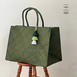 Handwoven Mengkuang Bag True Classic