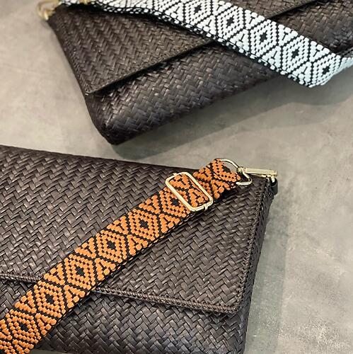 Handwoven Mengkuang Sling Bag Medium V2