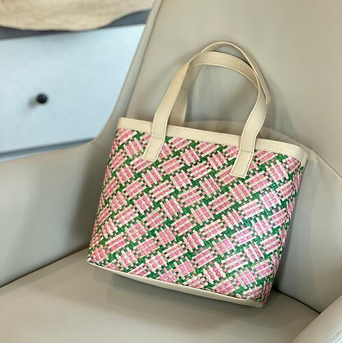 Handwoven Mengkuang Bag Medium Tote