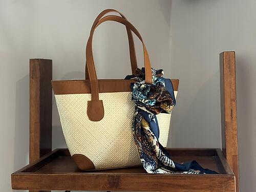 Handwoven Mengkuang Medium Tote